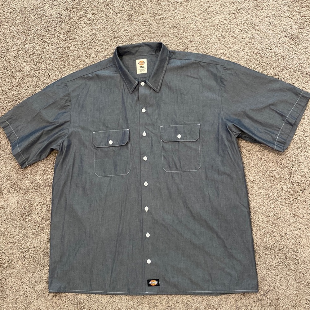 Dickies Men’s Relaxed Fit Short Sleeve Chambray Shirt